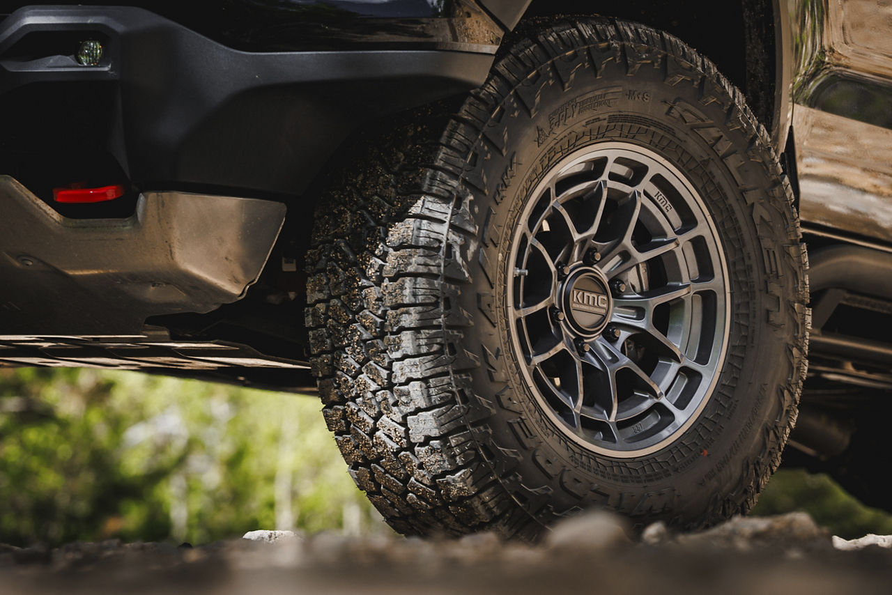 2024 Chevrolet Colorado - KMC ARCHER - Gray | KMC Wheels